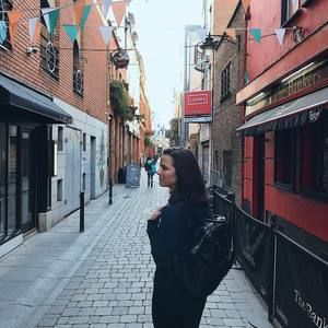 Meet your Posher, Caitlin